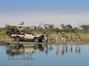 Familienreise Safari Kinder Pirschfahrt Hwange Nationalpark Somalisa Camps