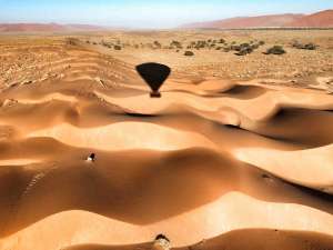 Namibia Wüste Sossusvlei Heißluftballonfahrt Natur Weite