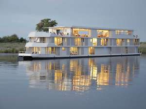 Zambezi queen Boot Luxus FLuss Kreuzfahrt Namibia Botswana